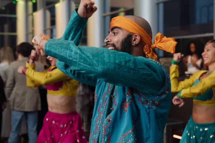 Concert extérieur - MATA : Expérience immersive de danse Bollywood